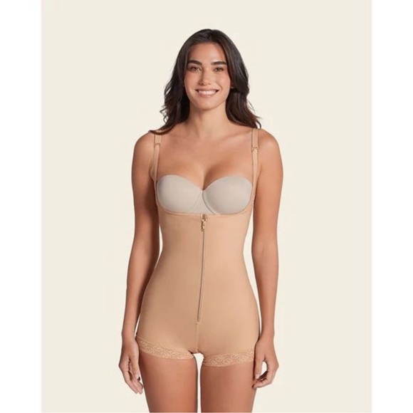 🆕Leonisa Power Slim Bodysuit Body Shaper Boy Short Beige Lace Zipper Braless - Picture 2 of 6